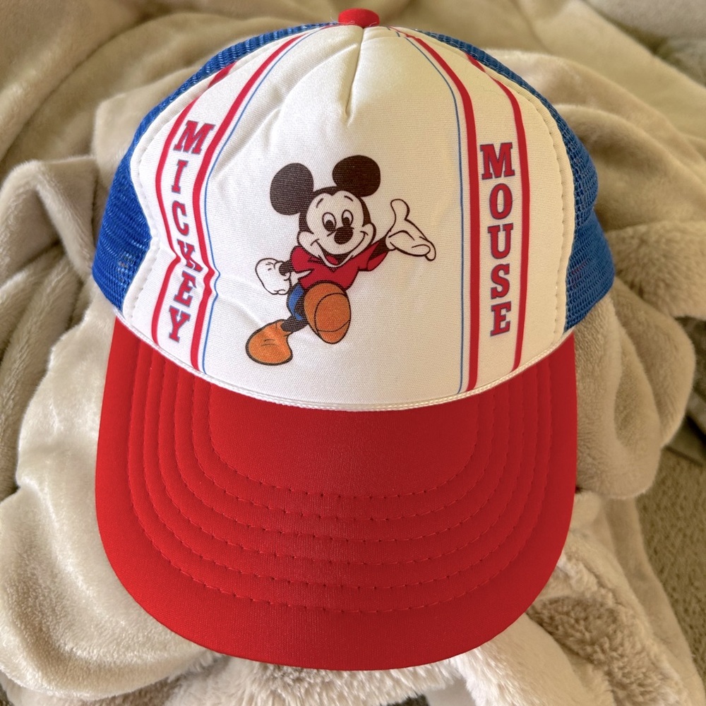 Vintage 1982 Walt Disney Mickey Mouse adjustable hat